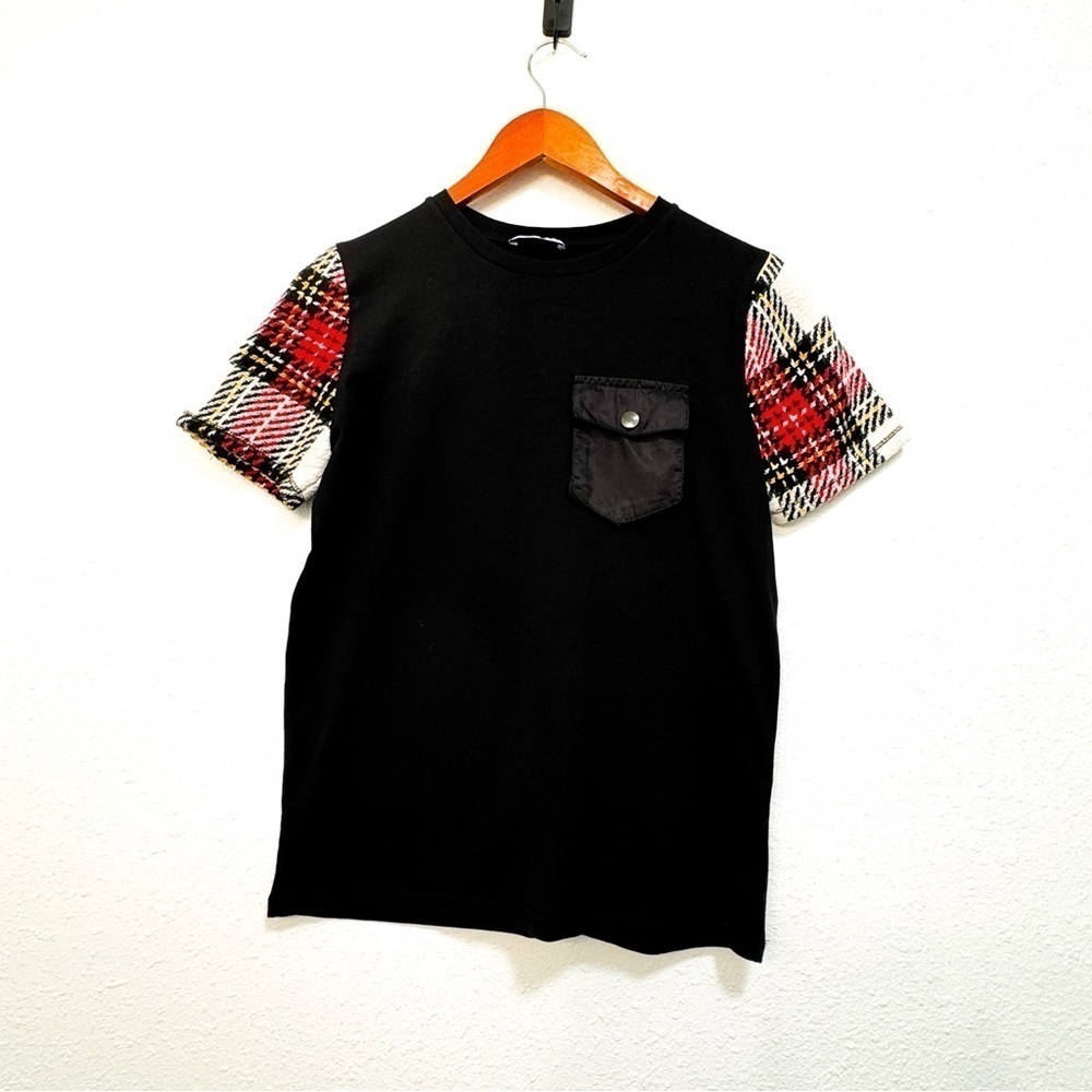 Zara Women’s Black Pocket Tee With Plaid Sleeves Top Size Small